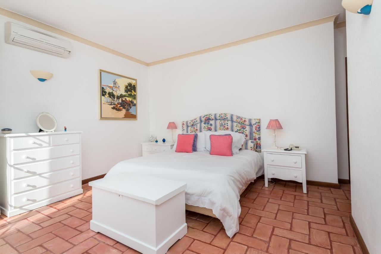 Peaceful 4BR villa on Gramacho golf resort w/ private pool Lagoa  Esterno foto