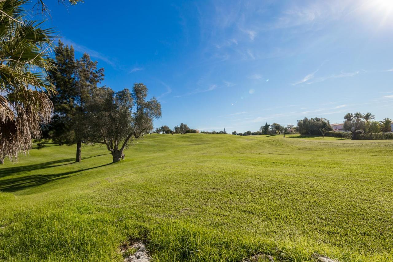 Peaceful 4BR villa on Gramacho golf resort w/ private pool Lagoa  Esterno foto