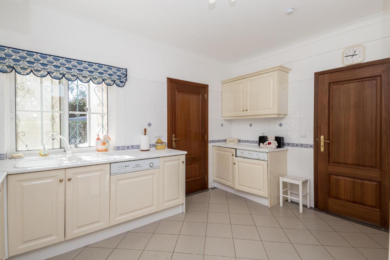 Peaceful 4BR villa on Gramacho golf resort w/ private pool Lagoa  Esterno foto