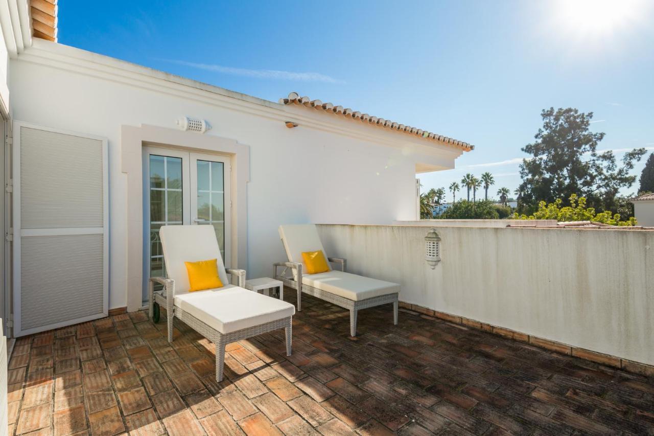 Peaceful 4BR villa on Gramacho golf resort w/ private pool Lagoa  Esterno foto