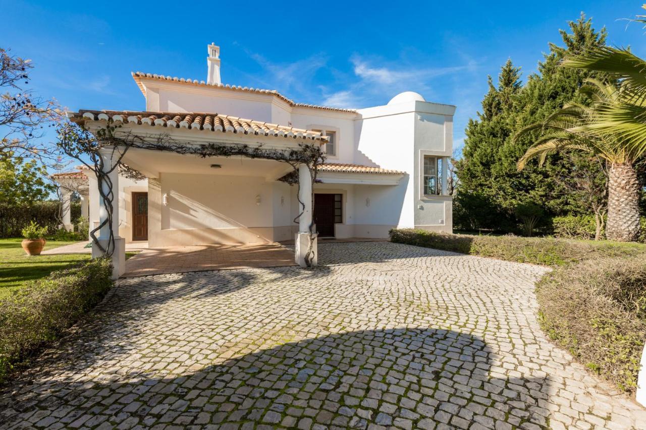 Peaceful 4BR villa on Gramacho golf resort w/ private pool Lagoa  Esterno foto