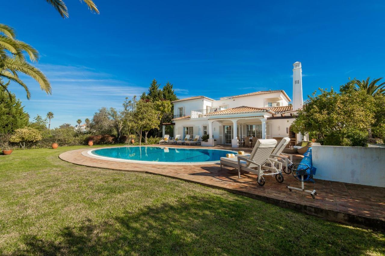 Peaceful 4BR villa on Gramacho golf resort w/ private pool Lagoa  Esterno foto